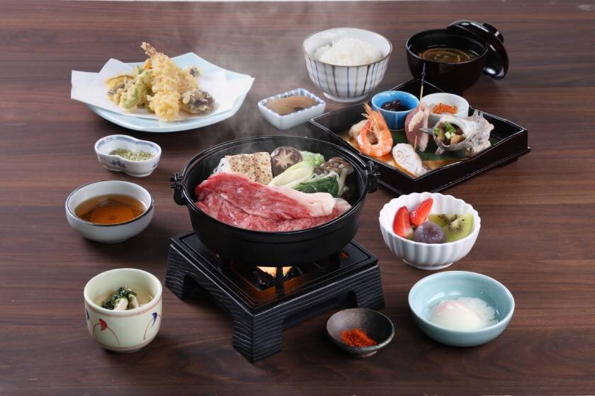 【お勧めワンドリンク+マカロンのお土産付き】最上階「彩風」の和食御膳付プラン【2食付き】